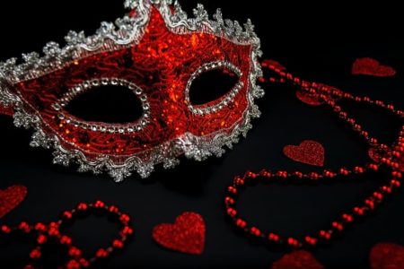 Red lace masquerade mask